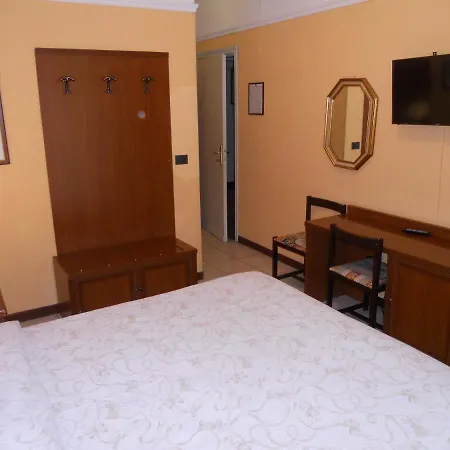 Hotell Salus 3*
