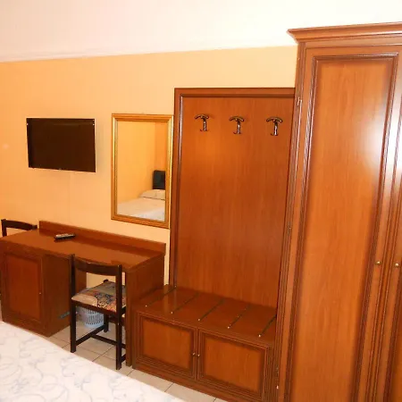 Salus Hotell 3*