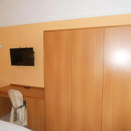 Salus Hotell