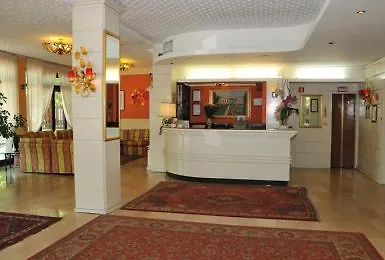 Salus Hotell